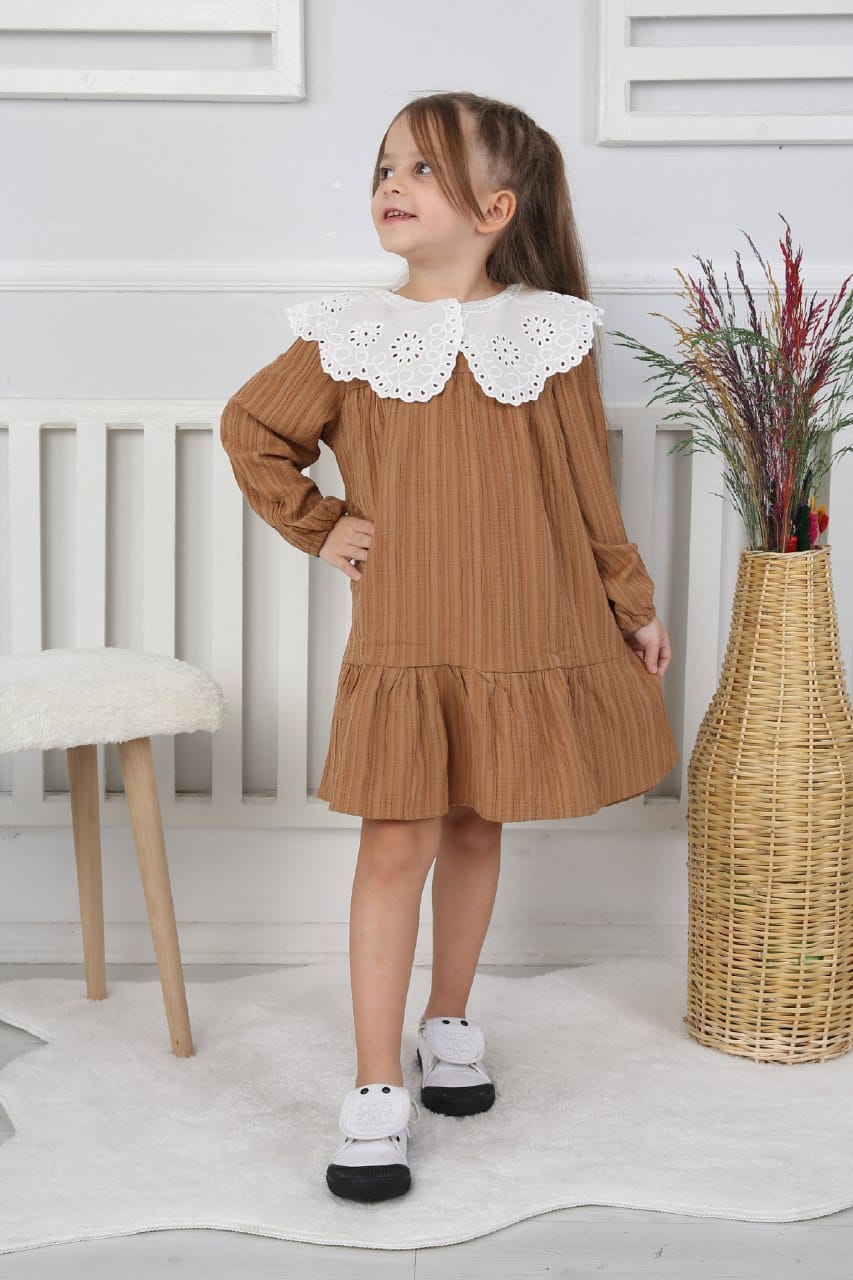 Kız Çocuk Yakası Dantel Detaylı  Kahverengi Elbise