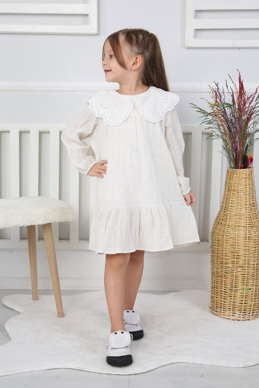 Kız Çocuk Yakası Dantel Detaylı  Beyaz Elbise