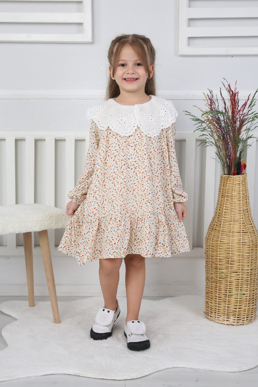 Kız Çocuk Yakası Dantel Detaylı Kendinden Desenli Turuncu Çiçekli  Elbise